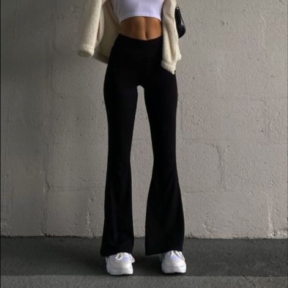 GYPSY WARRIOR BLACK FLRED LEG LEGGINGS MEDUIM